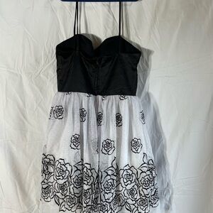 Super cute cocktail dress!  Size 3 juniors